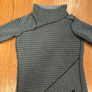 Mountain Hardwear women’s wool blend turtleneck
